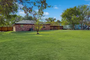 812 W 11th Ave, Corsicana, TX 75110 - Photo 2