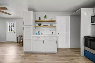 88 Live Oak St, Alvarado, TX 76009 - Photo 6