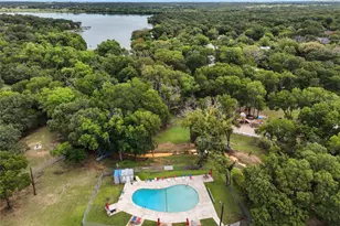 88 Live Oak St, Alvarado, TX 76009 - Photo 2