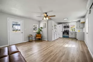 88 Live Oak St, Alvarado, TX 76009 - Photo 2