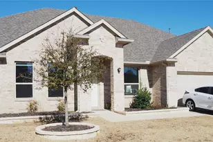 4317 Swallow Dr, Fort Worth, TX 76262 - Photo 2