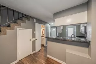 2215 Aspen Dr, Dallas, TX 75227 - Photo 2