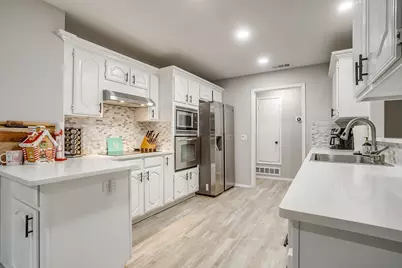 2637 Surrey Woods Road, Flower Mound, TX 75028 - Photo 10