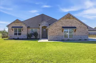 1801 Rockview Dr, Granbury, TX 76049 - Photo 4
