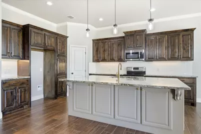 1801 Rockview Drive, Granbury, TX 76049 - Photo 10