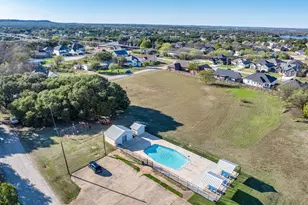 2306 Creek Dr, Granbury, TX 76048 - Photo 34