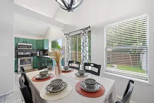 912 S Old Orchard Ln, Lewisville, TX 75067 - Photo 4