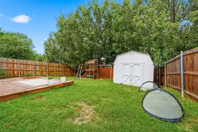 912 S Old Orchard Lane, Lewisville, TX 75067 - Photo 16