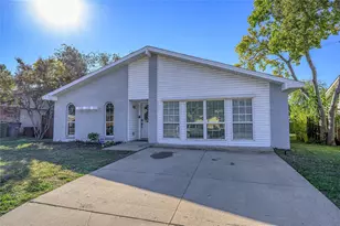 2038 Rose Hill Rd, Carrollton, TX 75007 - Photo 2