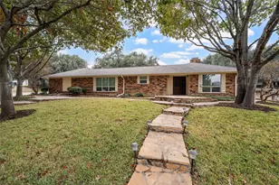 3900 Green Valley Dr, Waco, TX 76710 - Photo 2