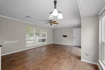 3900 Green Valley Drive, Waco, TX 76710 - Photo 10