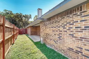 1908 N Irving Heights Dr, Irving, TX 75061 - Photo 36