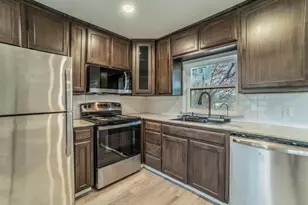 1704 Hillside Dr, River Oaks, TX 76114 - Photo 8