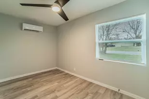 1704 Hillside Dr, River Oaks, TX 76114 - Photo 16