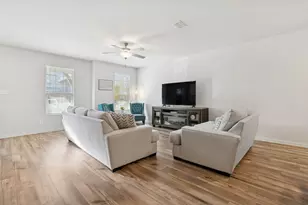 2621 Gateway Ave, Corinth, TX 76210 - Photo 6