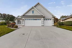 10900 Fieldstone St, Denton, TX 76207 - Photo 2