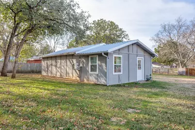 102 Hillside Drive W, Burleson, TX 76028 - Photo 26