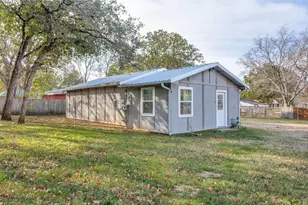 102 Hillside Dr W, Burleson, TX 76028 - Photo 26