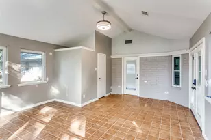 102 Hillside Dr W, Burleson, TX 76028 - Photo 24