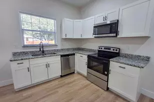 220 W Wardville St, Cleburne, TX 76033 - Photo 12