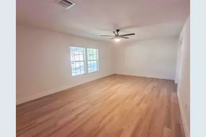 220 W Wardville Street, Cleburne, TX 76033 - Photo 28