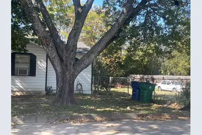 114 & 116 Flowers Street, Waxahachie, TX 75165 - Photo 2