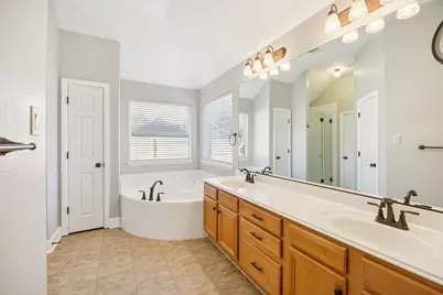 100 Lorient Drive, Mansfield, TX 76063 - Photo 20