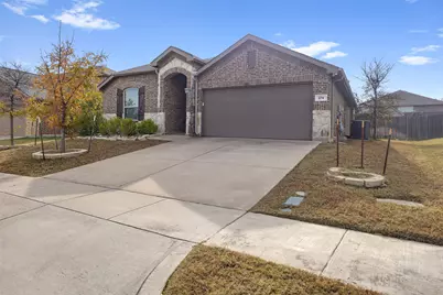 374 Coral Vine Lane, Burleson, TX 76028 - Photo 2