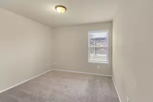 374 Coral Vine Ln, Burleson, TX 76028 - Photo 10