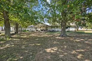 62 Sanders Rd, Whitesboro, TX 76273 - Photo 36