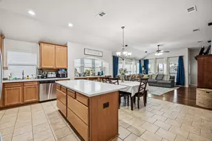 705 Bayshore Dr, Mansfield, TX 76063 - Photo 2