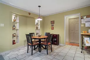 2847 Oak Forest Dr, Grapevine, TX 76051 - Photo 4