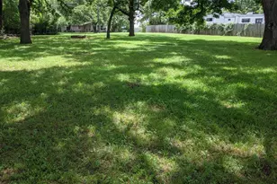 7472 Love Cir, Fort Worth, TX 76135 - Photo 4