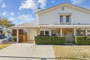 2001 Via Sevilla, Carrollton, TX 75006 - Photo 2