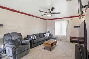 1813 Arkansas St, Gainesville, TX 76240 - Photo 6