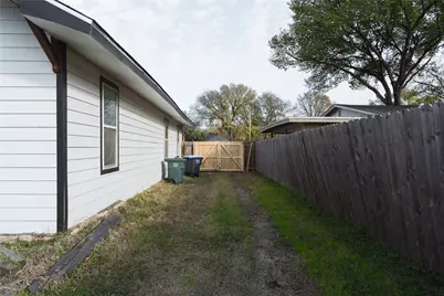3758 Wayside Avenue, Fort Worth, TX 76110 - Photo 36