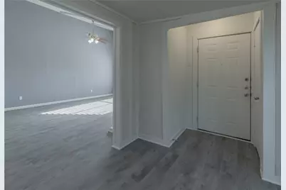 709 Arrowhead Circle, Garland, TX 75043 - Photo 4