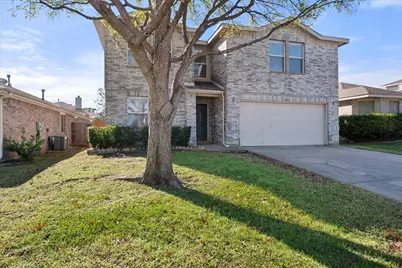 1049 Triple Crown Drive, Fort Worth, TX 76179 - Photo 4