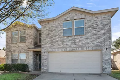 1049 Triple Crown Drive, Fort Worth, TX 76179 - Photo 2