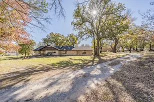 501 Lazy B Ln, Springtown, TX 76082 - Photo 32