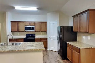 3025 Iris Dr, Lancaster, TX 75146 - Photo 10