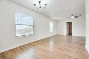 928 Ash Crescent St, Fort Worth, TX 76104 - Photo 8