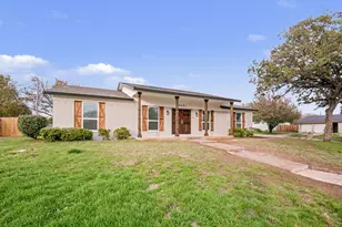 4551 Parkwood Dr, Forest Hill, TX 76140 - Photo 2