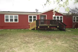 2151 Crockett St, Sanger, TX 76266 - Photo 2