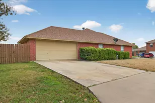 2029 Laney Dr, Sanger, TX 76266 - Photo 4