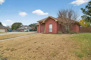 2029 Laney Dr, Sanger, TX 76266 - Photo 4