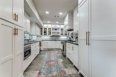 2209 Hillcrest Street, Fort Worth, TX 76107 - Photo 6