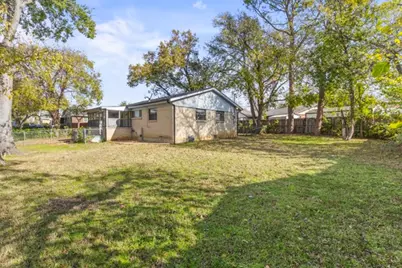 107 S Sheppard Drive, Euless, TX 76040 - Photo 14