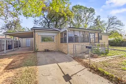 107 S Sheppard Drive, Euless, TX 76040 - Photo 2