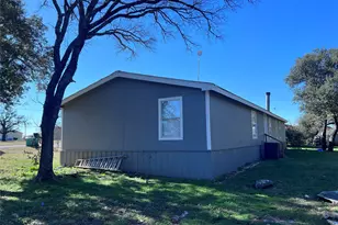 285 Sorrel Ct, Stephenville, TX 76401 - Photo 2